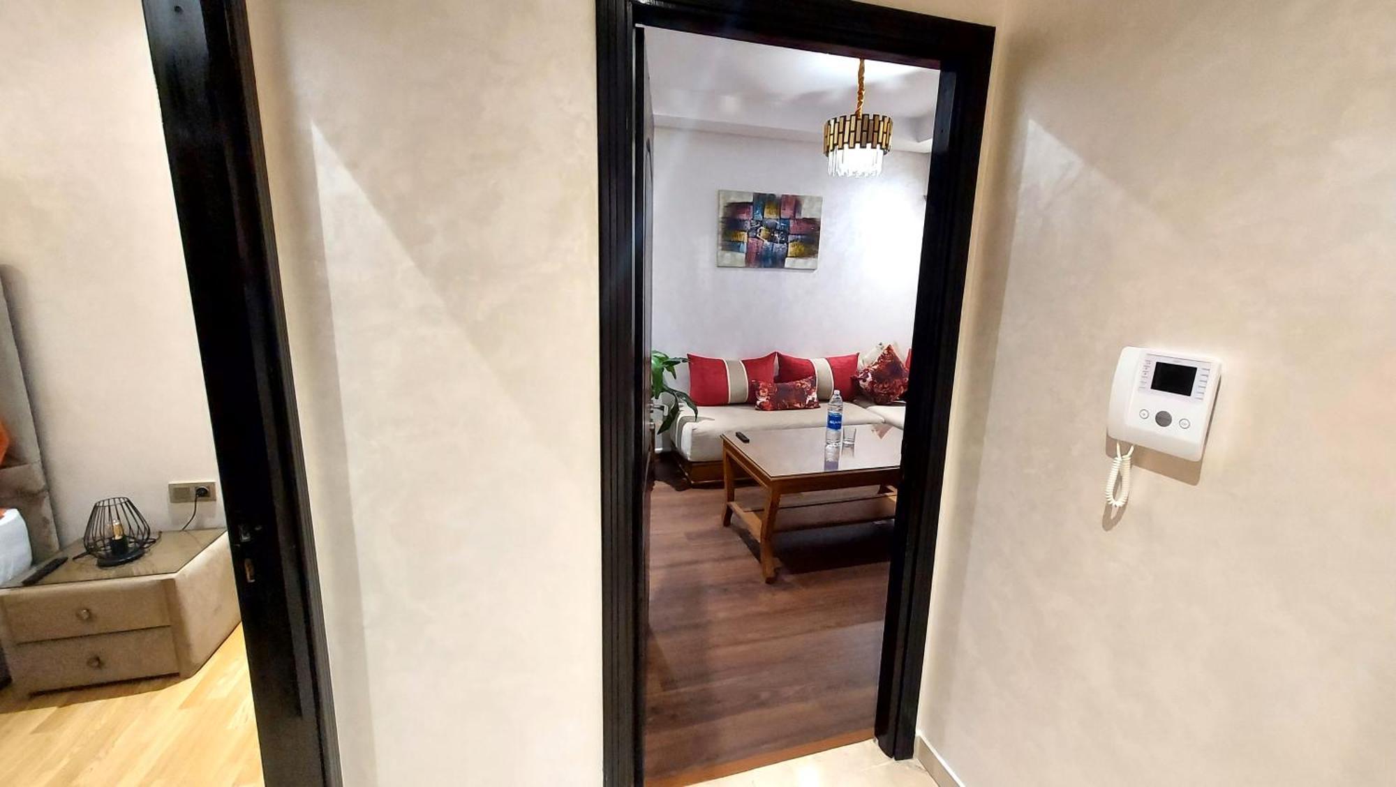 Luxury Downtown Apartment Of 80M2 In Front Of Hassan 2 Mosque And Sea From Family , Pour Famille , Interdit Couples Araabic Non Marie, Forbidden Unmarried Araabic Couples Basement Car Park Касабланка Экстерьер фото
